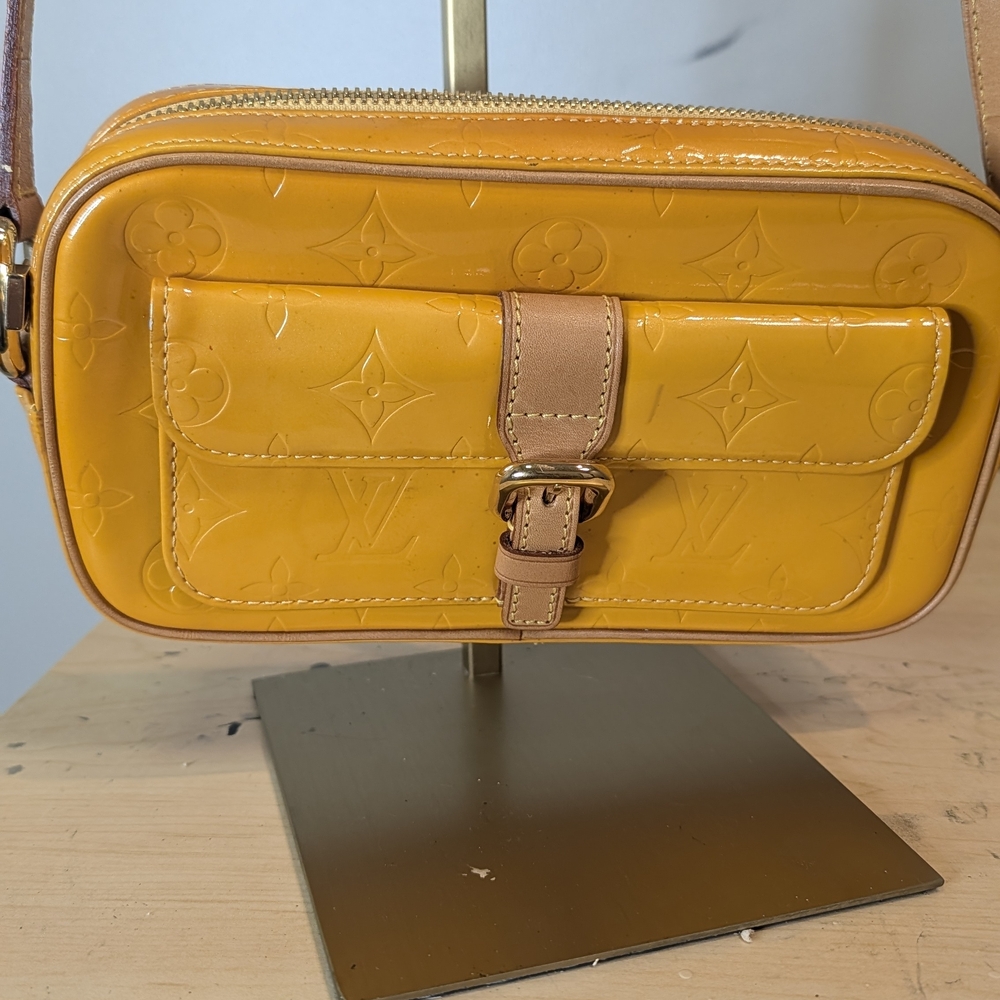 Louis Vuitton Crossbody Christie MM Size